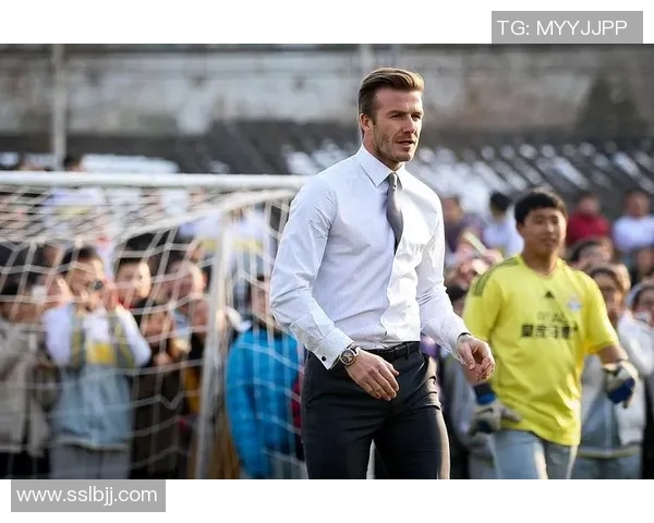 足球明星闪耀秀场展现风采引领时尚潮流与运动魅力完美结合